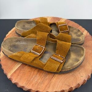 Birkenstock’s Arizona suede sandals tan brown size 39 US 8